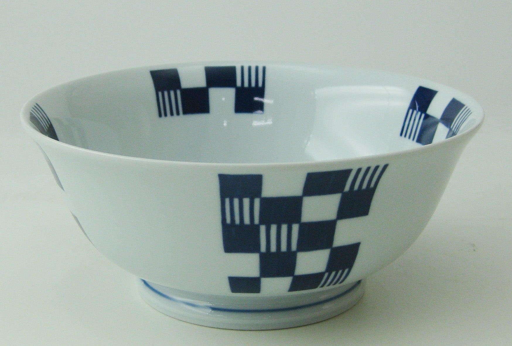 Hasami Porcelain Light Weight Noodle Bowl Ichimatsu